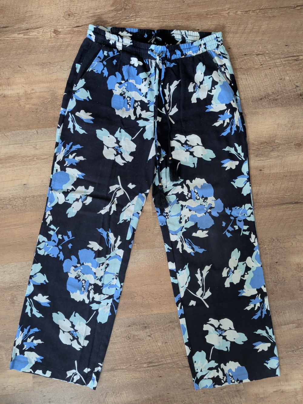 Ellen Tracy Navy Floral Wide-Leg Lounge Pants with Blue & White Blooms